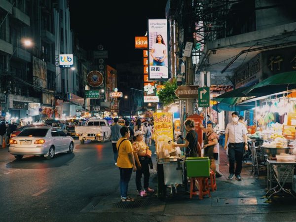 How to Master Eating Street Food Safely in Asia