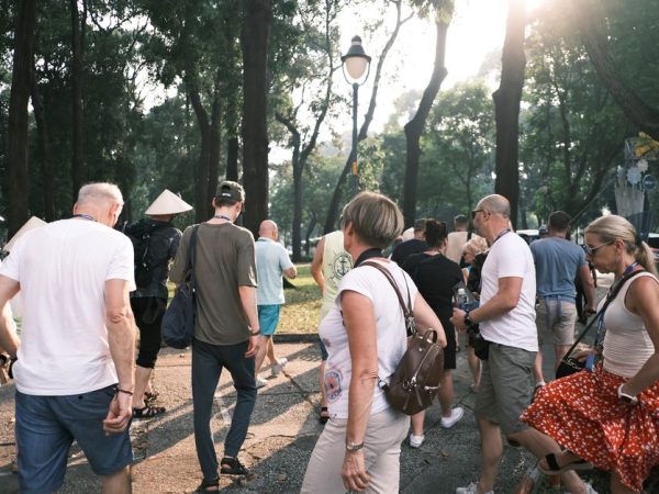 How to Meet People While Traveling Solo as a Shy Introvert