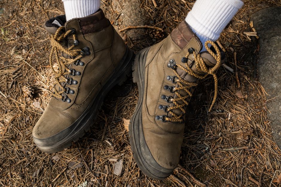 Waterproof Hiking Boots Wet Climates: Merrell vs. Salomon: Which Waterproof Hiking Boot Wins for Wet Climates?